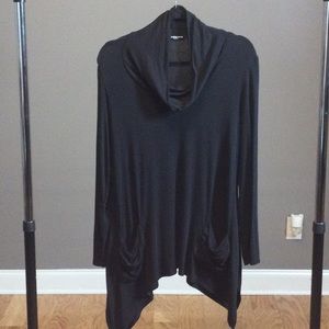 M Cha Cha Vente black shark-bite cowl neck top